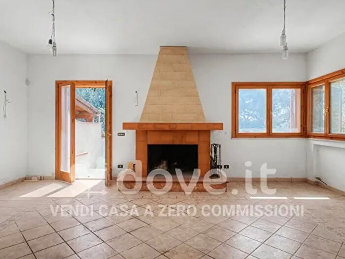 Casa quadrilocale in vendita in Via Verbene d, Taranto