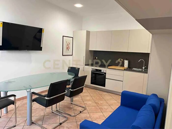 Appartamento trilocale in affitto in Via dei Sommozzatori, Roma