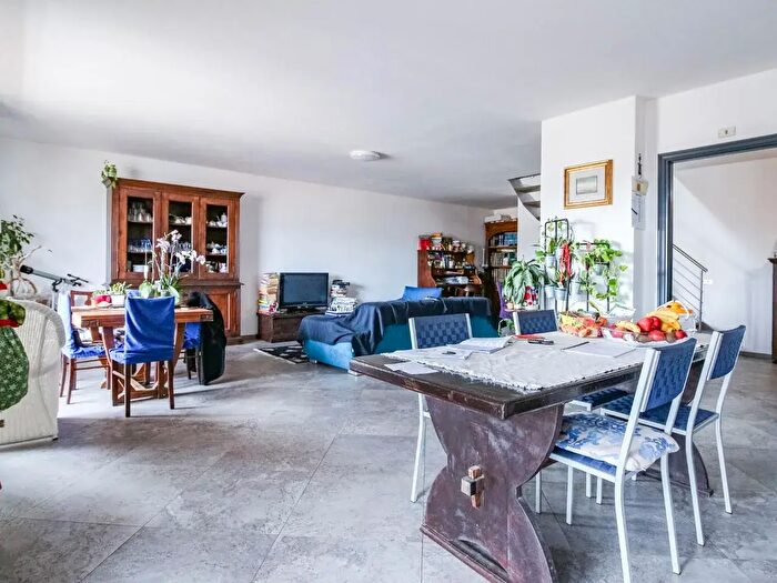 Appartamento con 6 locali in vendita in Pisa