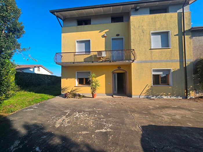 Casa con 5 locali in vendita in Piove di Sacco, Piove Di Sacco