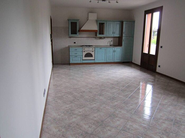 Appartamento trilocale in affitto in Centro, Castel Goffredo