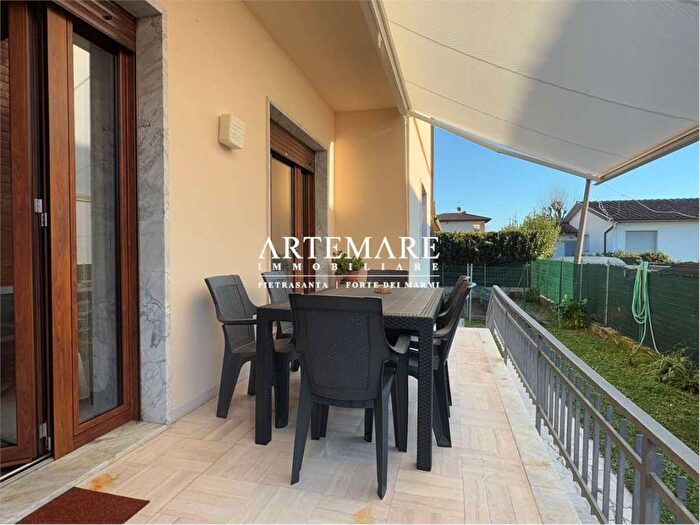 Casa con 6 locali in affitto in Via Filippo Turati, Pietrasanta