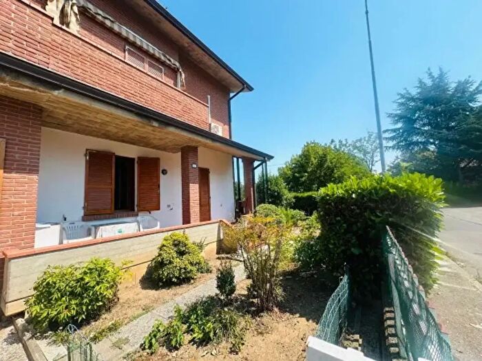 Casa quadrilocale in vendita in Via Martiri della Bettola, Reggio nell'Emilia