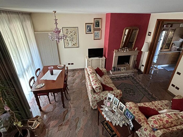 Casa con 7 locali in vendita in Lendinara, Lendinara