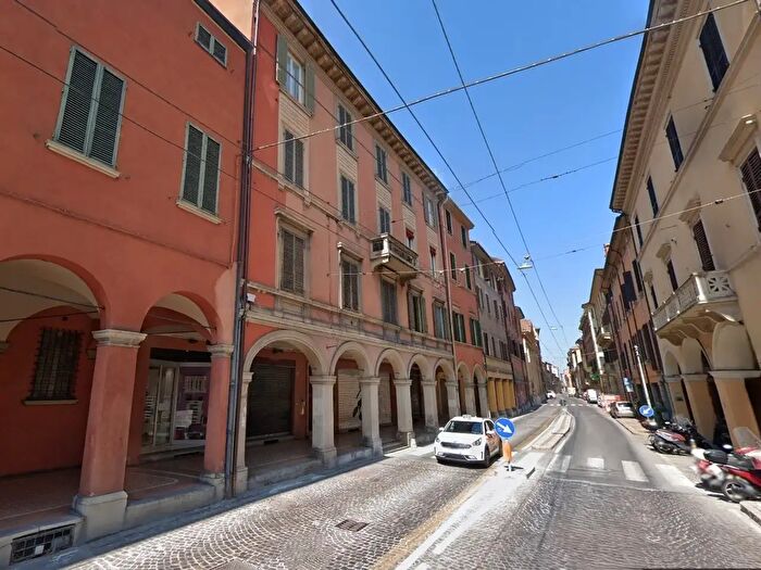 Appartamento con 5 locali in vendita in Via Santo Stefano, Bologna