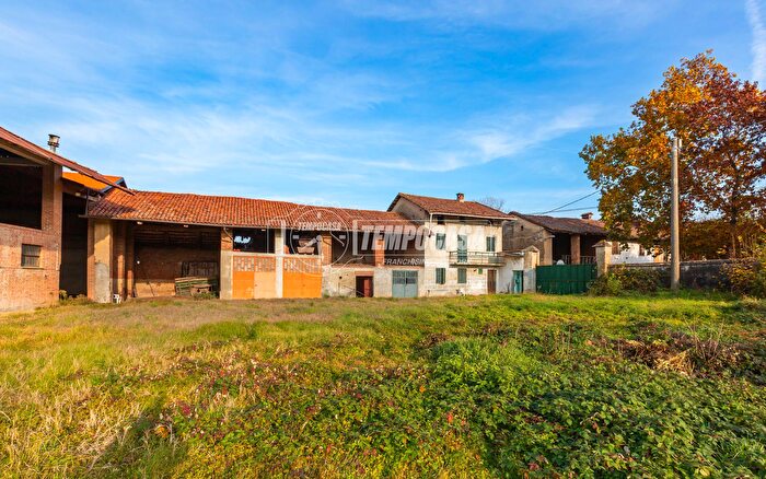Casa con 5 locali in vendita in Frazione Appendini I, Poirino