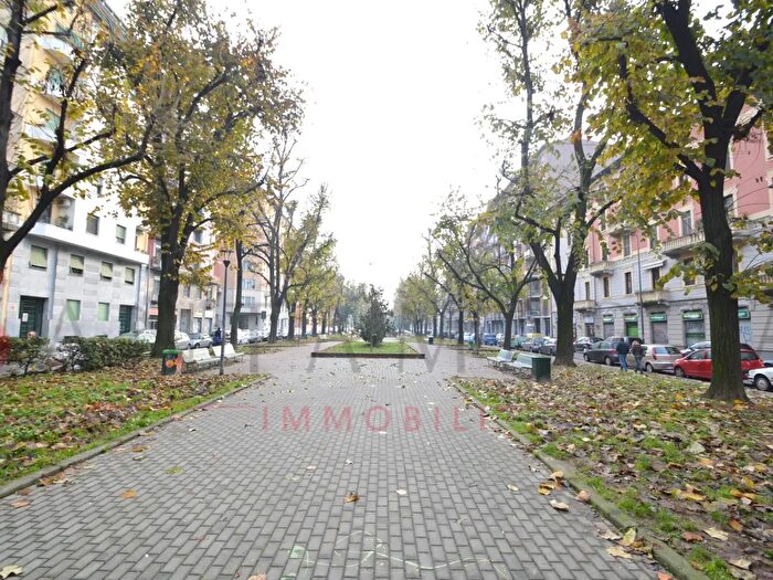 Appartamento trilocale in affitto in Viale Lazio, Milano