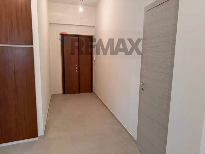 Appartamento trilocale in affitto in Via Matera, Roma