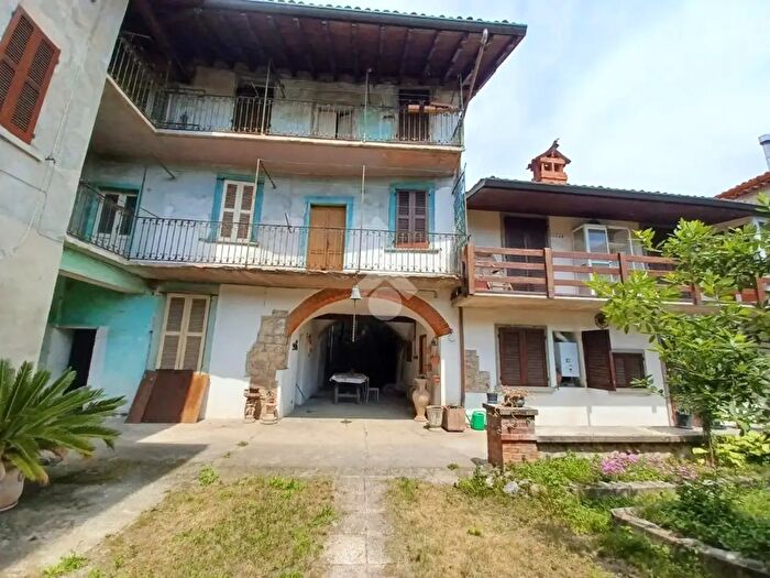 Casa con 10 locali in vendita in Via E Frizzoni, Treviolo