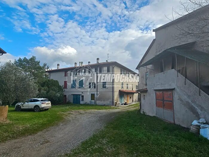 Casa con 5 locali in vendita in Via Costa Vecchia, Riolo Terme