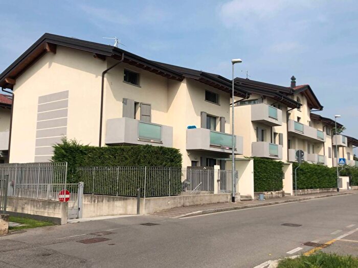 Appartamento bilocale in affitto in Via Niccolò Paganini, Centro, Treviolo