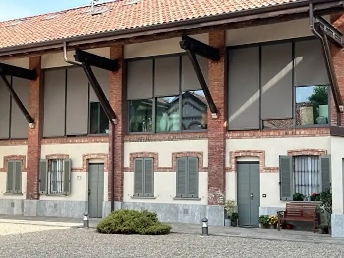 Appartamento trilocale in affitto in Via Tremelloni, Milano