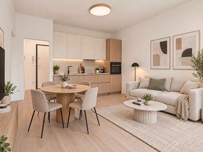 Appartamento trilocale in vendita in Via Daniele Manin, Bologna