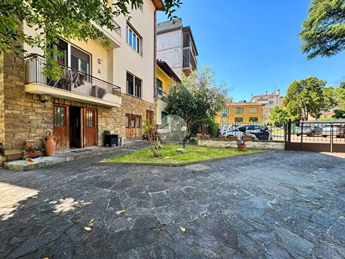 Appartamento trilocale in vendita in Via dellOlivuzzo, Firenze