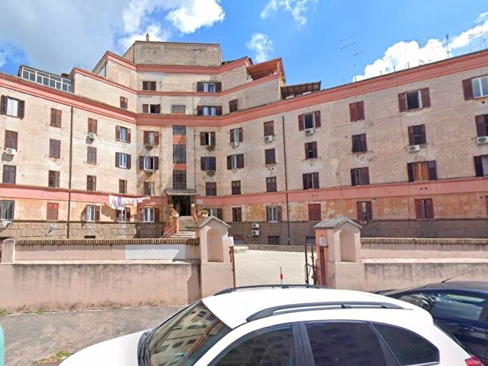 Appartamento quadrilocale in vendita in Via Giovanni Maria Percoto, Garbatella, Roma