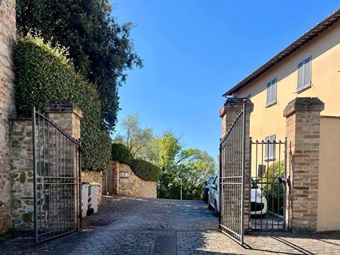 Appartamento quadrilocale in vendita in Strada Ponte d'Oddi, Perugia