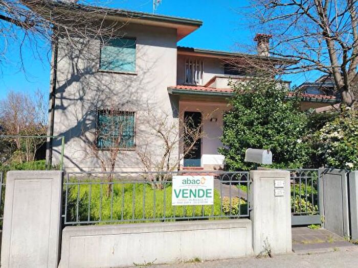 Casa con 6 locali in vendita in Via Giuseppe Ungaretti, Russi