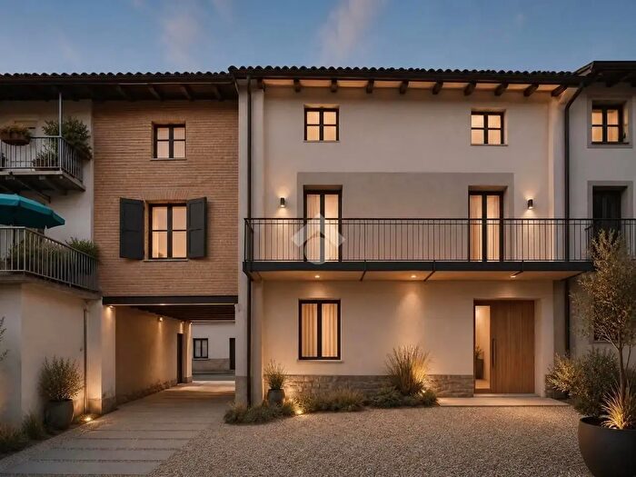 Casa quadrilocale in vendita in Via Roma, Tavagnacco