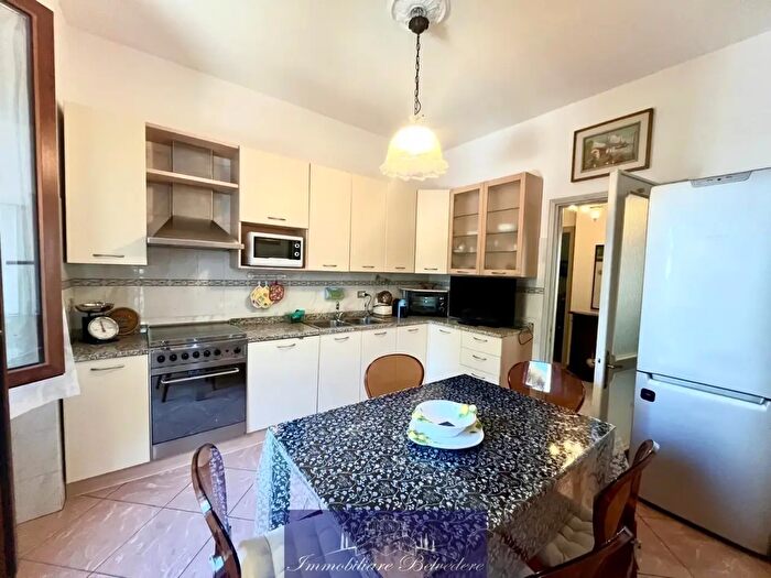 Appartamento quadrilocale in affitto in Via Montello, Firenze