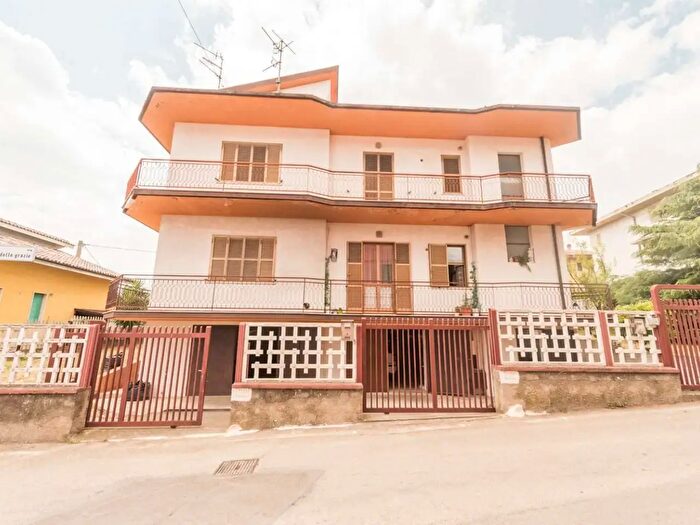 Appartamento con 7 locali in vendita in Contrada Madonna delle Grazie, Loreto Aprutino