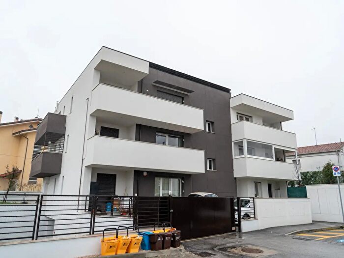 Appartamento con 5 locali in vendita in Via Colombarina, Coriano
