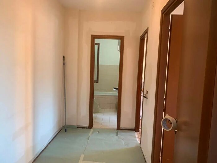 Appartamento trilocale in vendita in Via Giorgio Ghisi, Roma