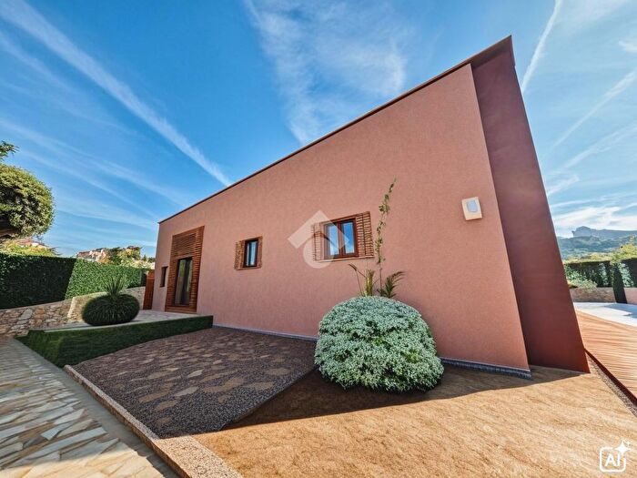 Casa quadrilocale in vendita in Contrada Padresergio, Monopoli