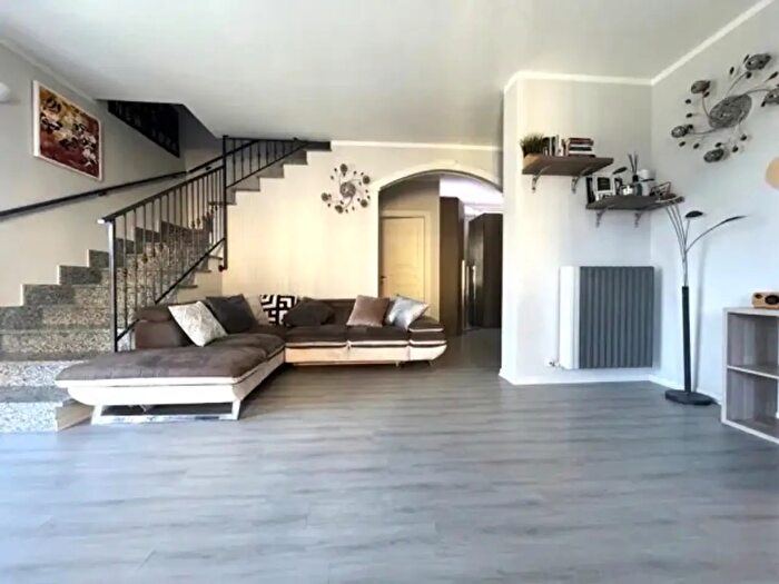 Casa con 6 locali in vendita in Viale degli Ibiscus, Godiasco Salice Terme