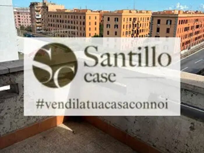 Appartamento trilocale in vendita in Via degli Orti Variani, Roma