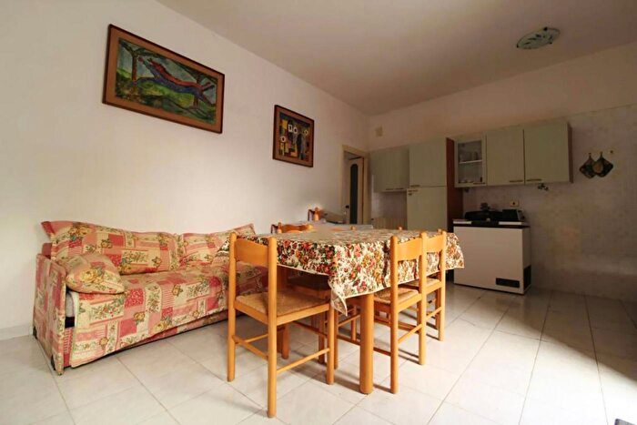 Appartamento trilocale in vendita in Via XX Settembre, Poggio Nativo