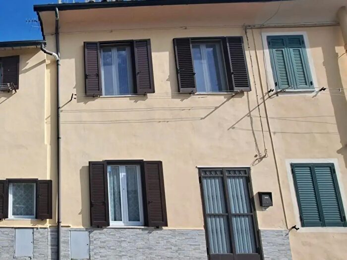Casa quadrilocale in vendita in Collesalvetti