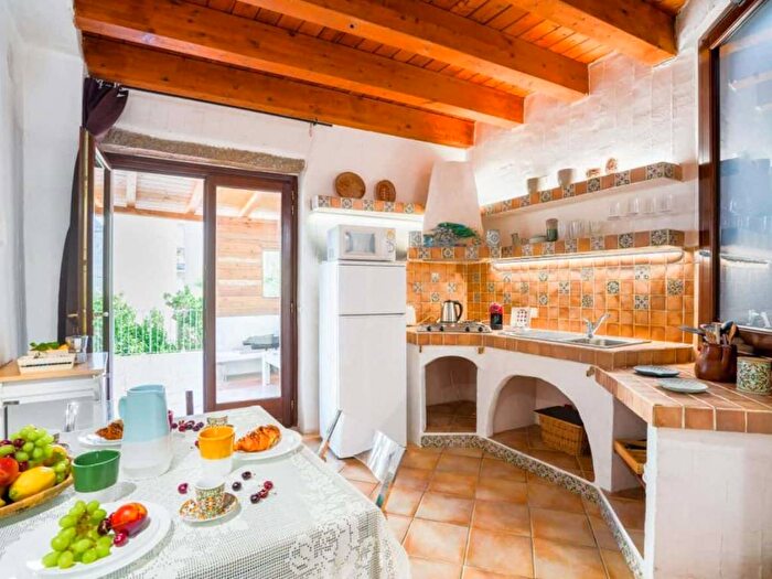 Appartamento trilocale in affitto in Via Piccola, Centro Storico, Olbia