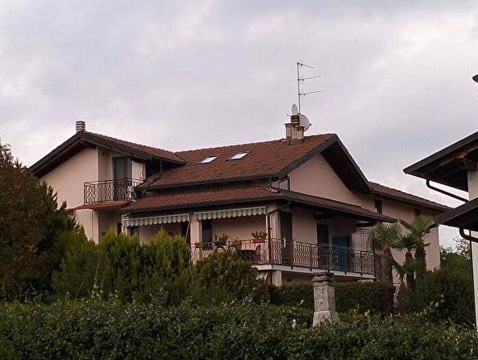 Appartamento trilocale in vendita in Via Novembre, Lessona