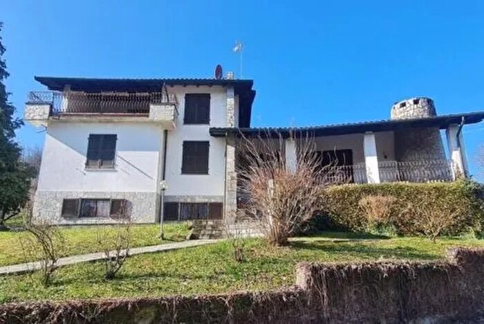 Casa quadrilocale in vendita in Località Pavarola Seconda Borgo Priolo, Borgo Priolo