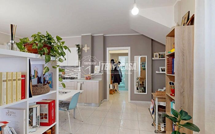 Casa con 5 locali in vendita in Viale Europa, Montecosaro