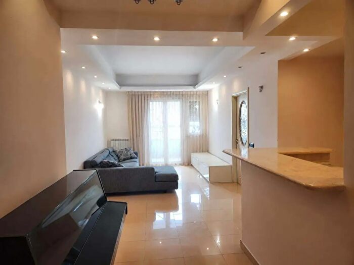 Appartamento trilocale in affitto in Viale Beethoven, Roma