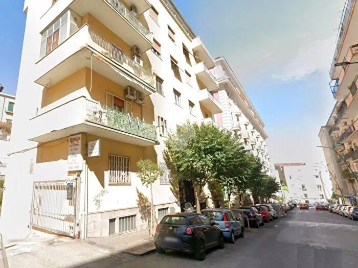 Appartamento con 5 locali in vendita in Via Battistello Caracciolo, Napoli