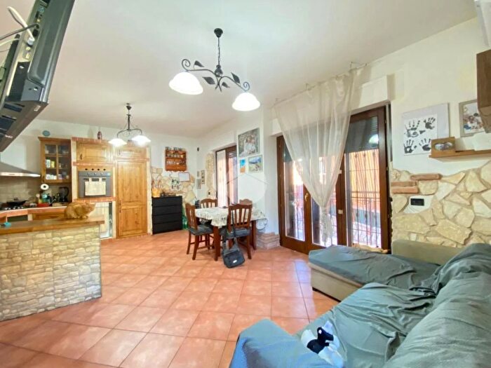 Appartamento trilocale in vendita in Via Roma, Marcellina