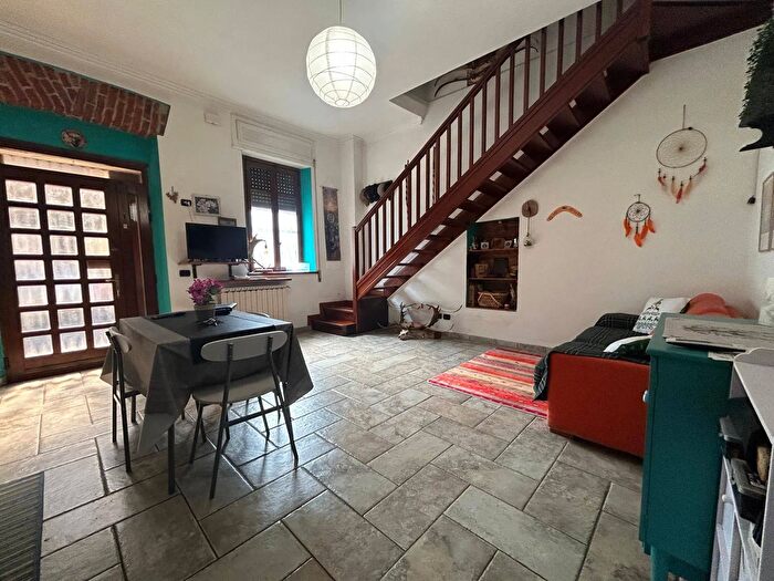 Casa bilocale in vendita in Via della Libertà, Bellinzago Novarese