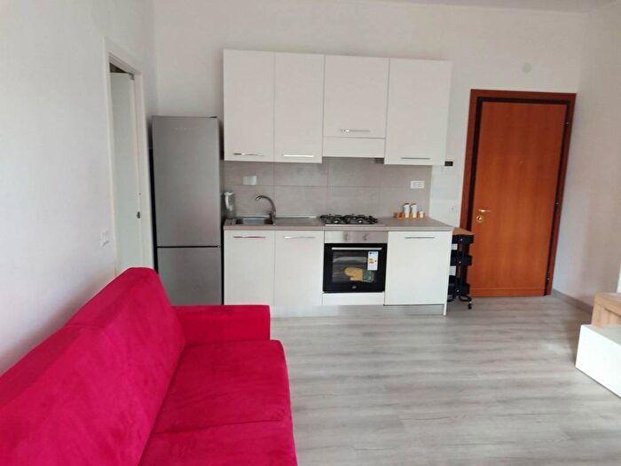Appartamento bilocale in affitto in Via Elio Chianesi, Mostacciano, Roma