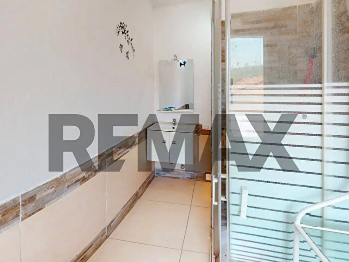 Appartamento trilocale in vendita in Via Piano, Beverino