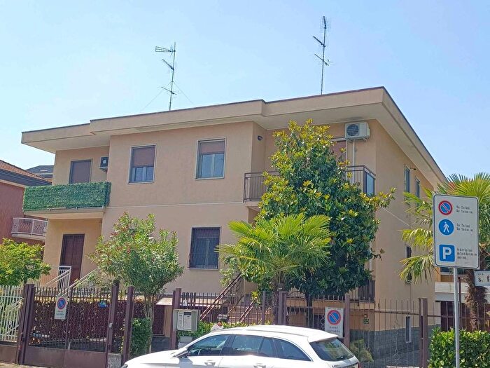 Appartamento trilocale in affitto in Via San Francesco dAssisi, Centro, Cesano Boscone