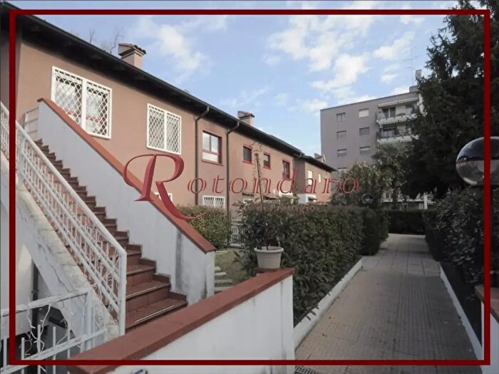 Appartamento trilocale in vendita in Via Walter Tobagi, Buccinasco