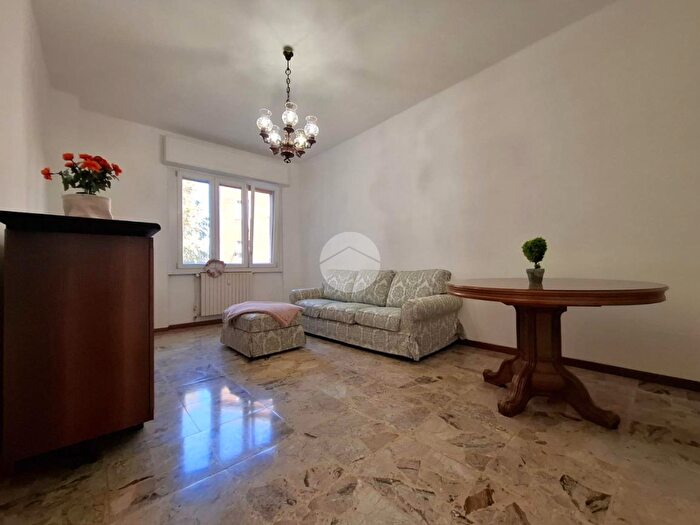 Appartamento trilocale in vendita in Via Giovanni Amendola, Voghera