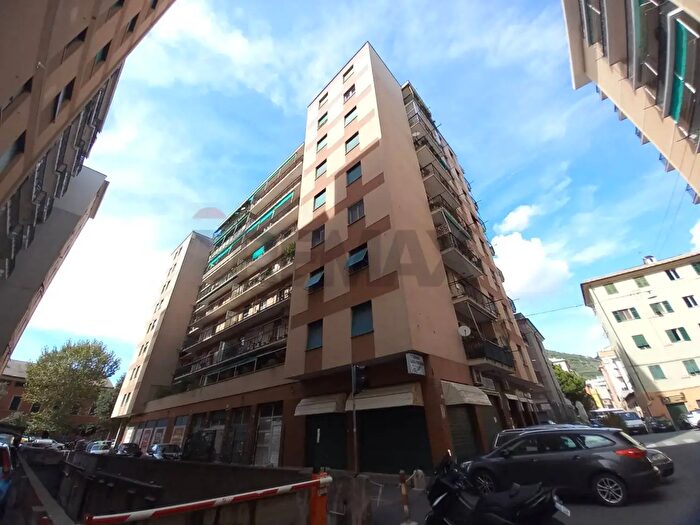 Appartamento quadrilocale in vendita in Via Giacomo Soliman B, Genova