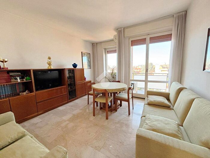 Appartamento quadrilocale in vendita in Via Gen a Cantore, Lissone