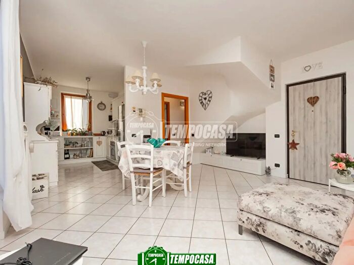 Appartamento trilocale in vendita in Via G Manzù, Boltiere