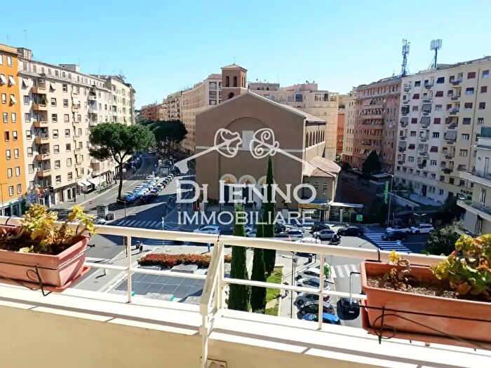 Appartamento con 7 locali in affitto in Roma