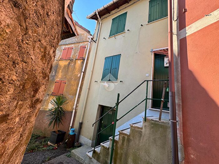 Casa trilocale in vendita in Via Torre Natale, Serra Ricco