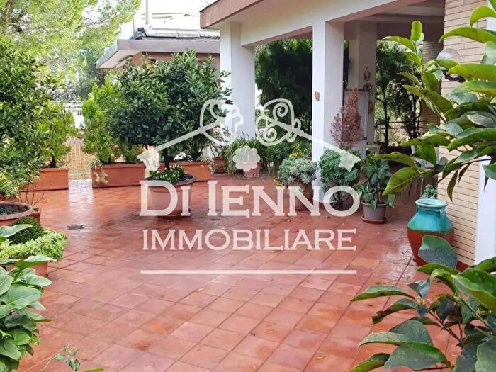 Appartamento con 7 locali in vendita in Roma